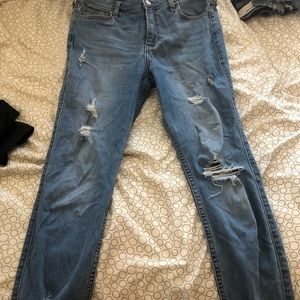 Ripped hollister skinny jeans